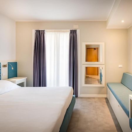 Hotel Garden Sea Wellness & Spa 4 Stelle Superior Каорле Екстериор снимка