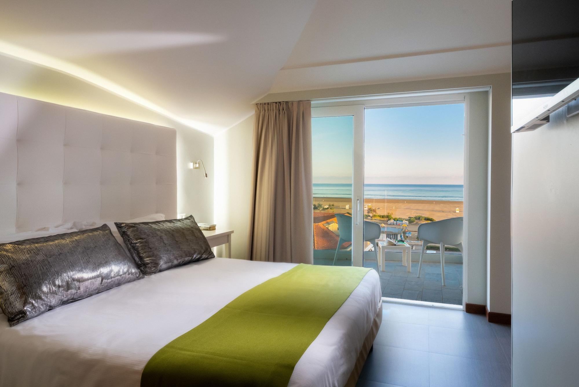 Hotel Garden Sea Wellness & Spa 4 Stelle Superior Каорле Екстериор снимка