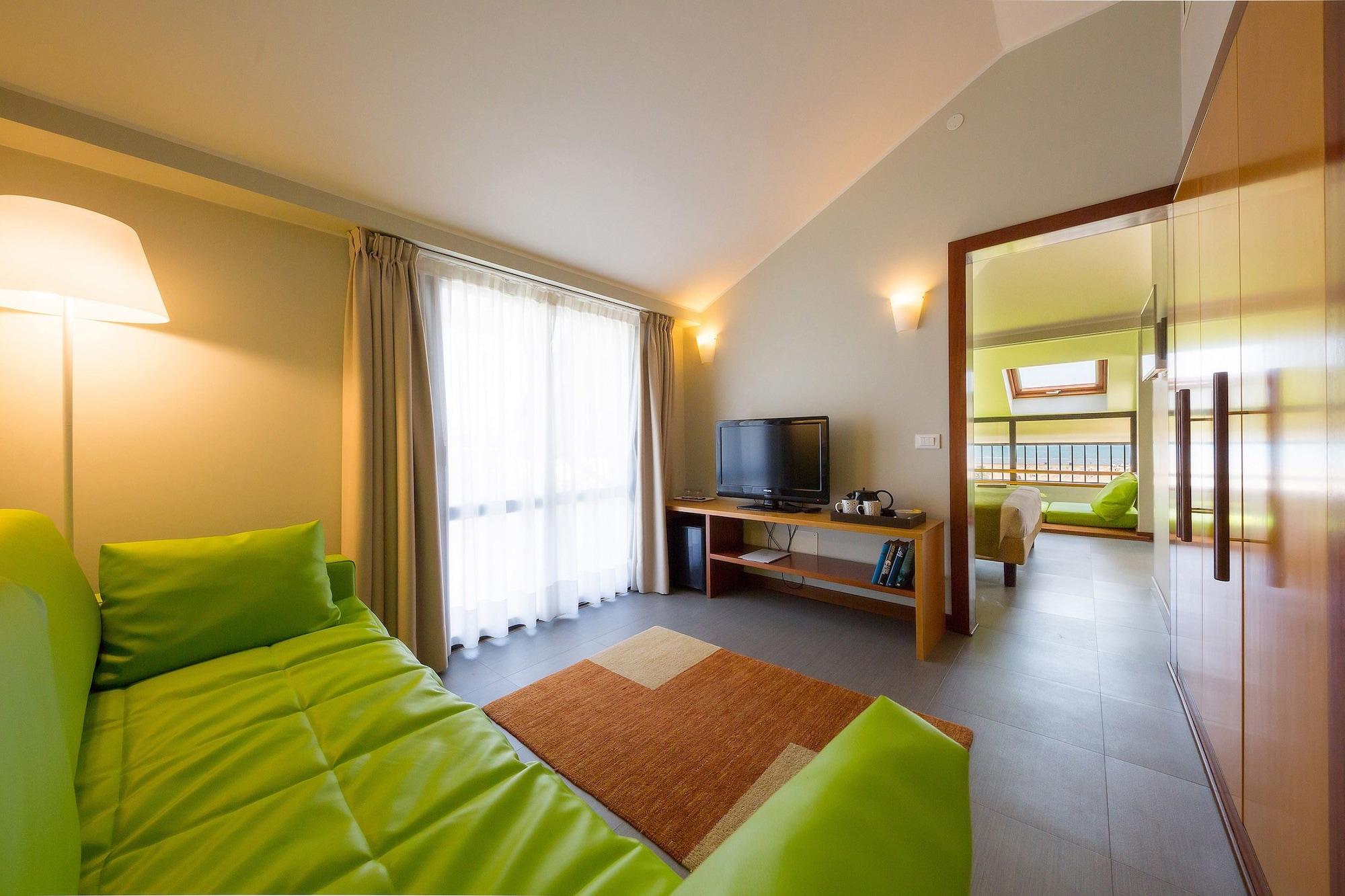 Hotel Garden Sea Wellness & Spa 4 Stelle Superior Каорле Екстериор снимка