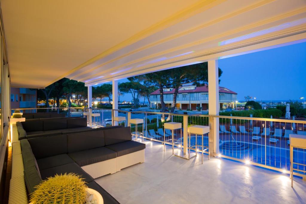 Hotel Garden Sea Wellness & Spa 4 Stelle Superior Каорле Екстериор снимка