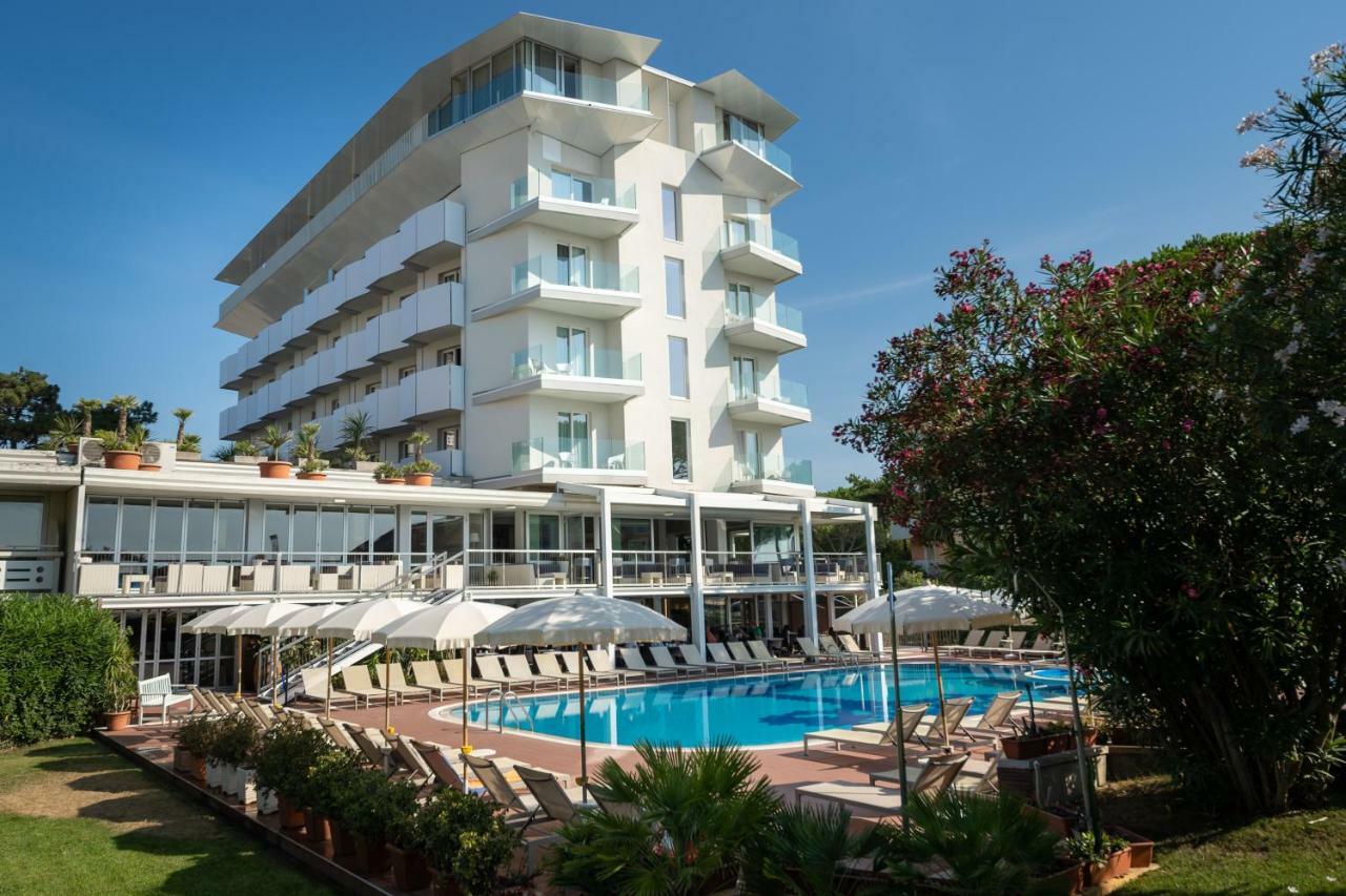 Hotel Garden Sea Wellness & Spa 4 Stelle Superior Каорле Екстериор снимка